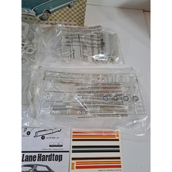 NOB AMT 38436-1HD 1:25 Scale I966 Mercury Park Lane Hardtop Car Model Kit - Picture 3 of 10
